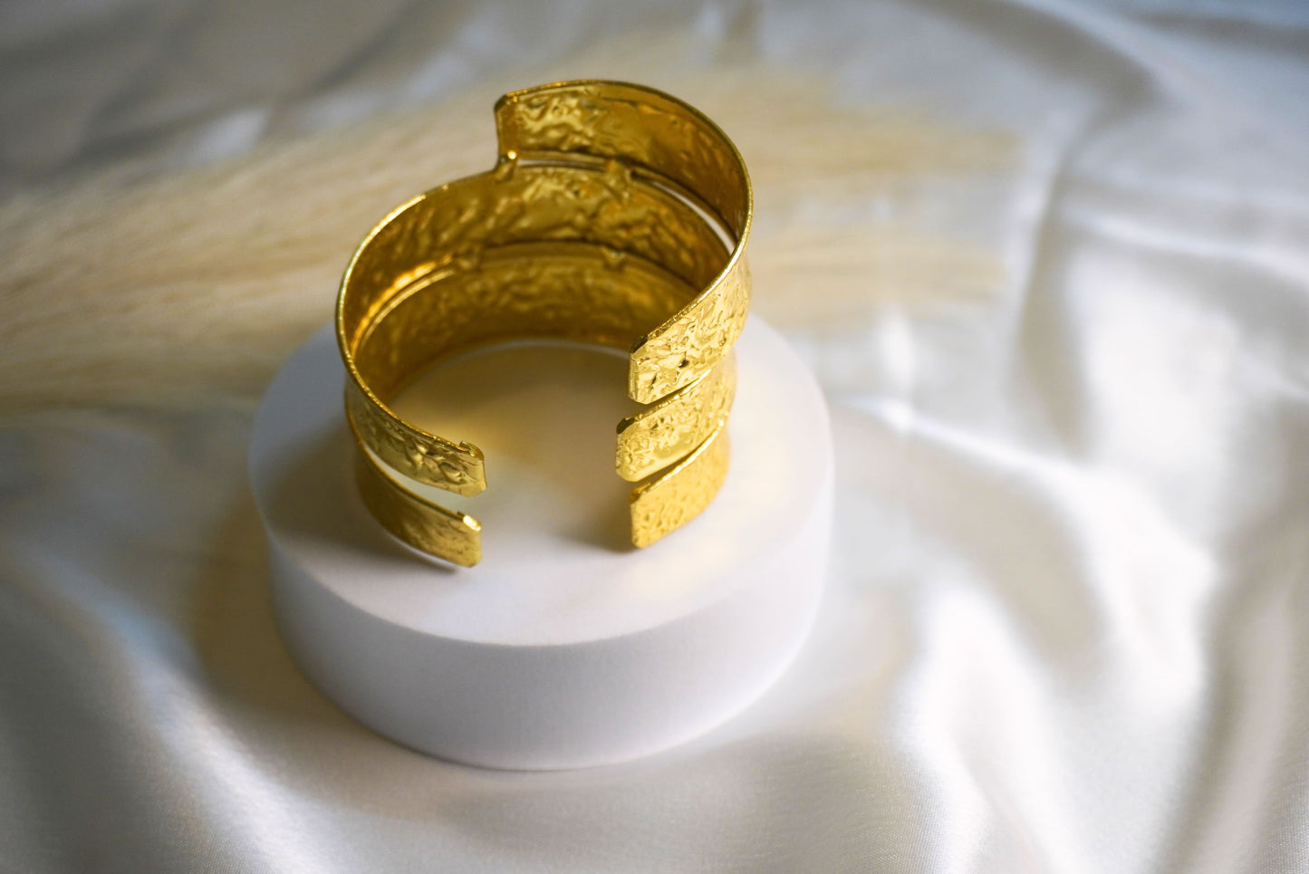 Auram Hand Cuff