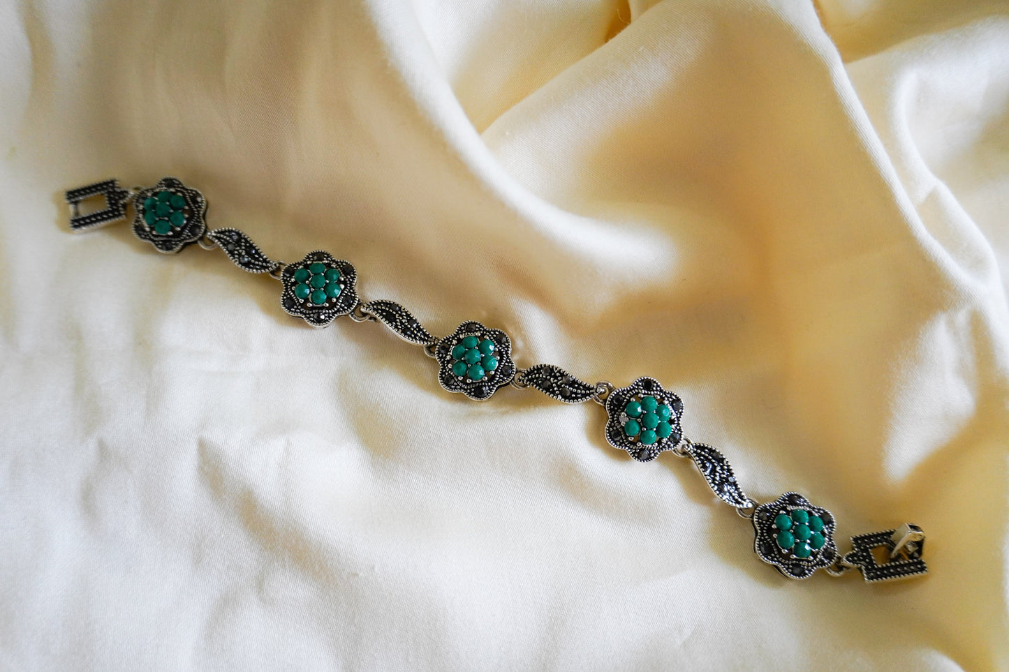 Oxidised Silver Plated Handcrafted Green Bracelet - ZyoraStore