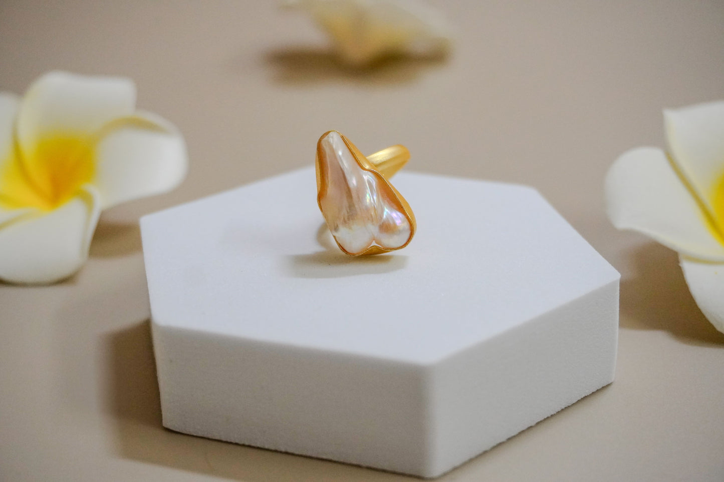 Baroque Pearl Statement Ring - ZyoraStore