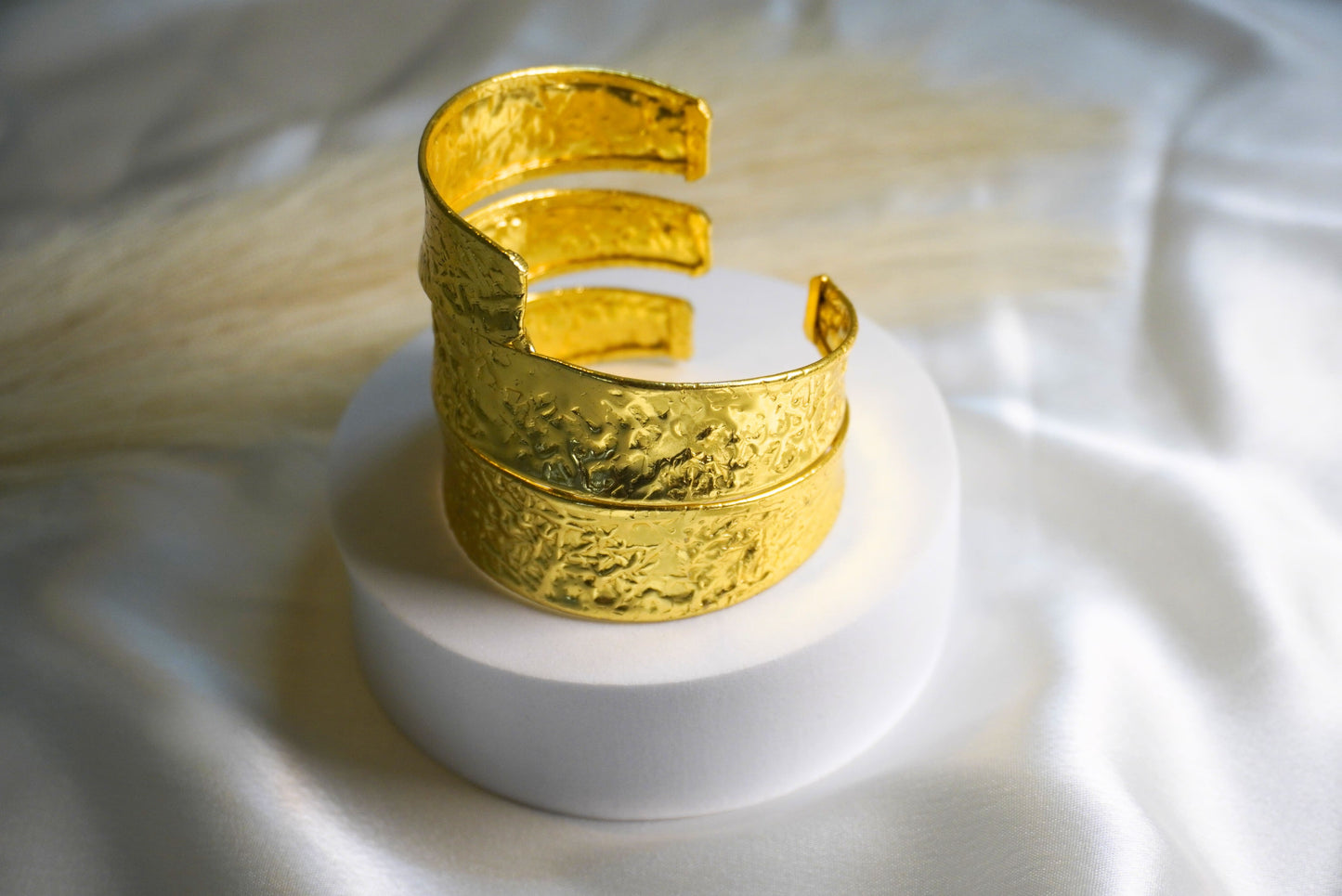 Auram Hand Cuff