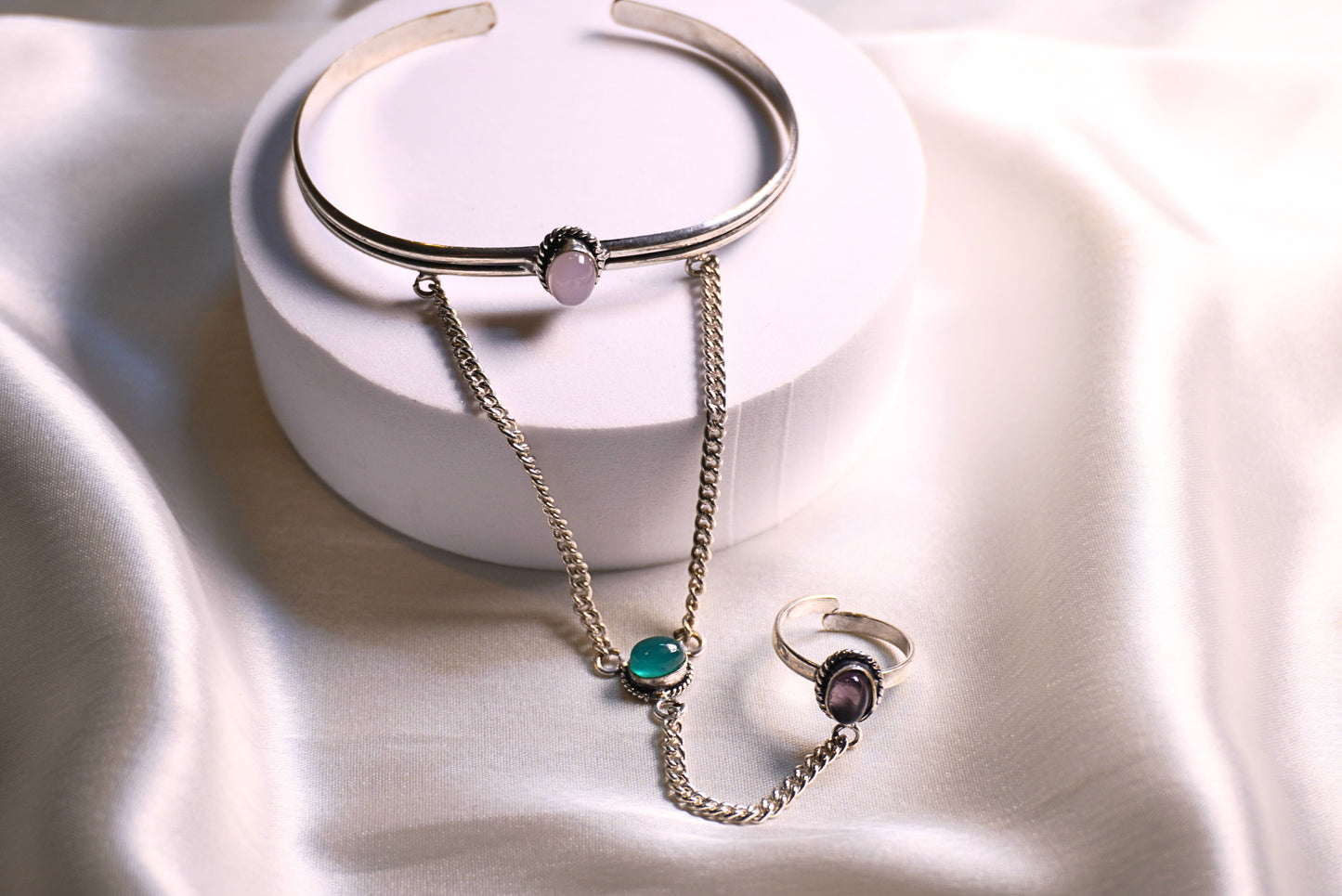 Noor Hathphool - ZyoraStore