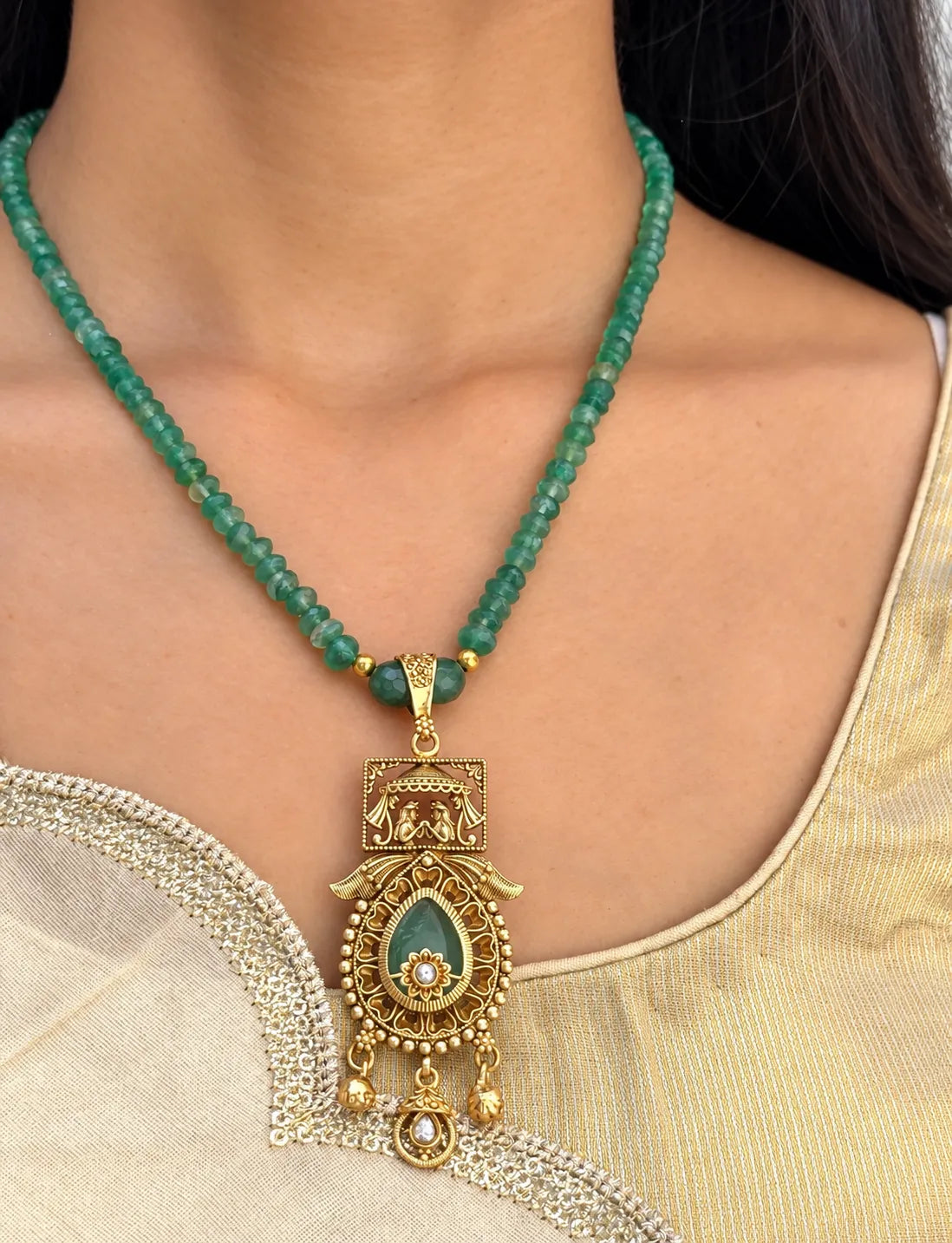 Noor Heritage Pendant Set
