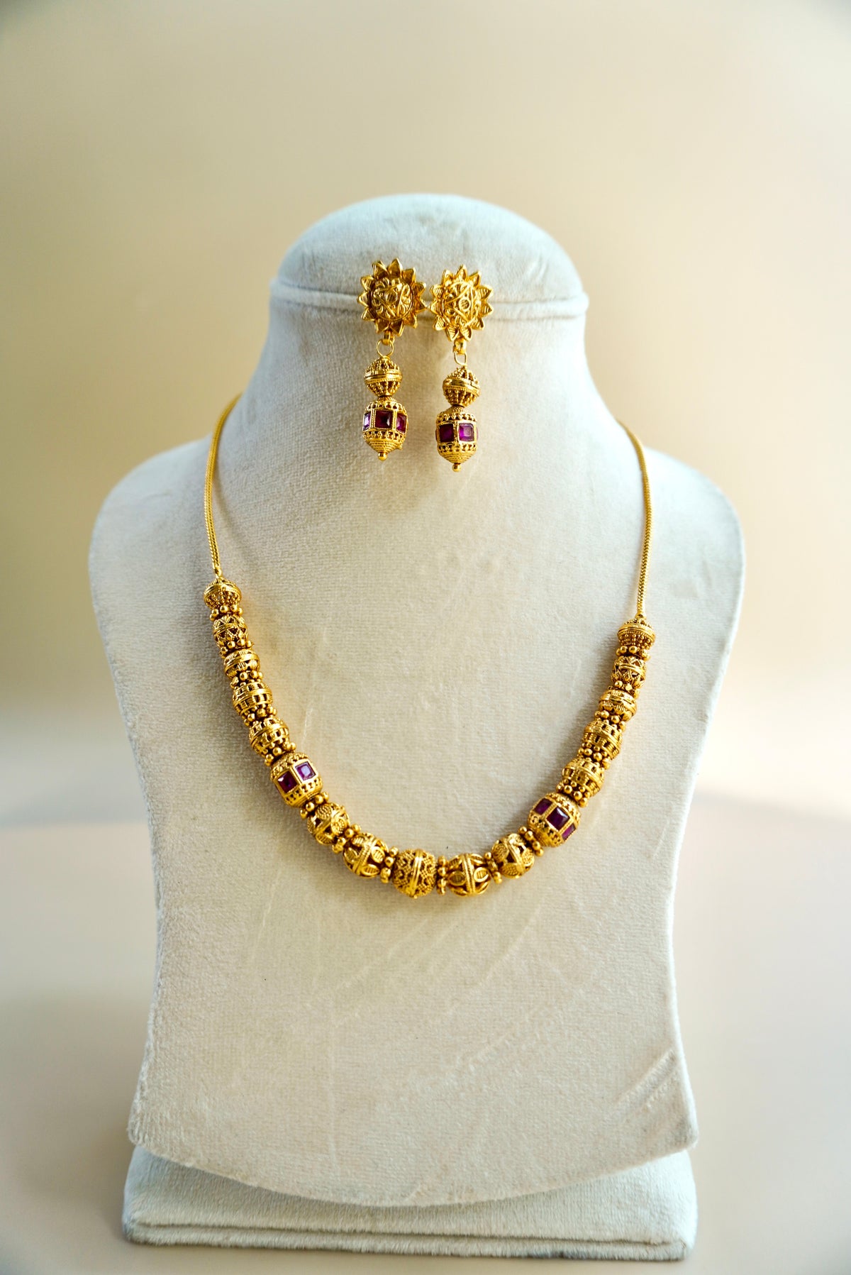 Antique Gold Ruby Bead Necklace Set