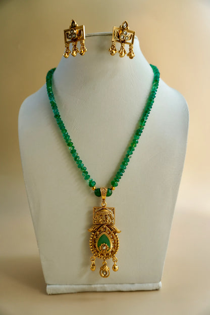 Noor Heritage Pendant Set